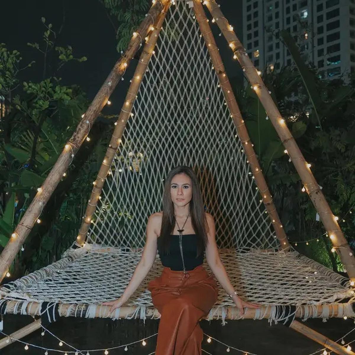 Penampilan Slay Lainnya dari Wulan Guritno