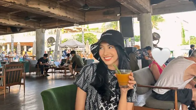 credit: https://www.instagram.com/sophiekirana/