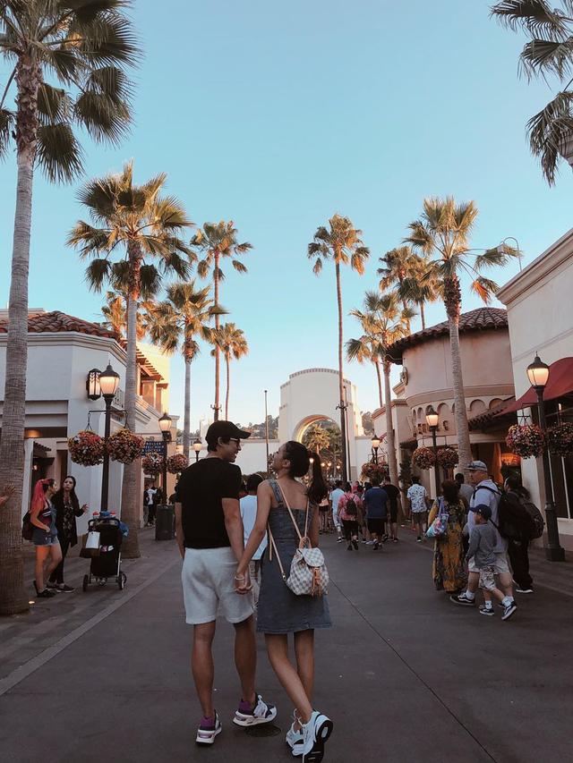 Jarang Tersorot, Ini 5 Potret Manis Amanda Rawles dengan Sang Kekasih