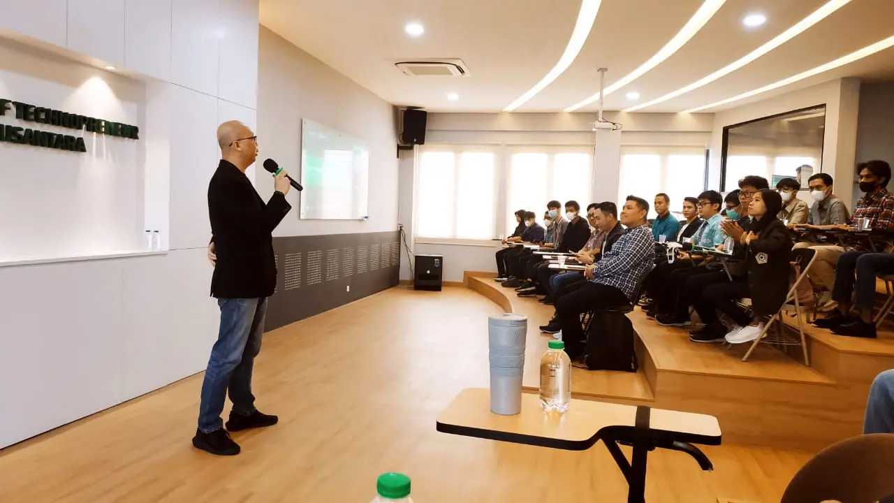 Vice President Group HR EMTEK dan dosen Akademi Televisi Indonesia (ATVI), Pieter Andrian, MM., MBA