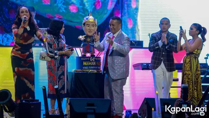 6 Potret Mewah Ultah Hotman Paris ke-64, Ada Prabowo Subianto dan Putri Ariani