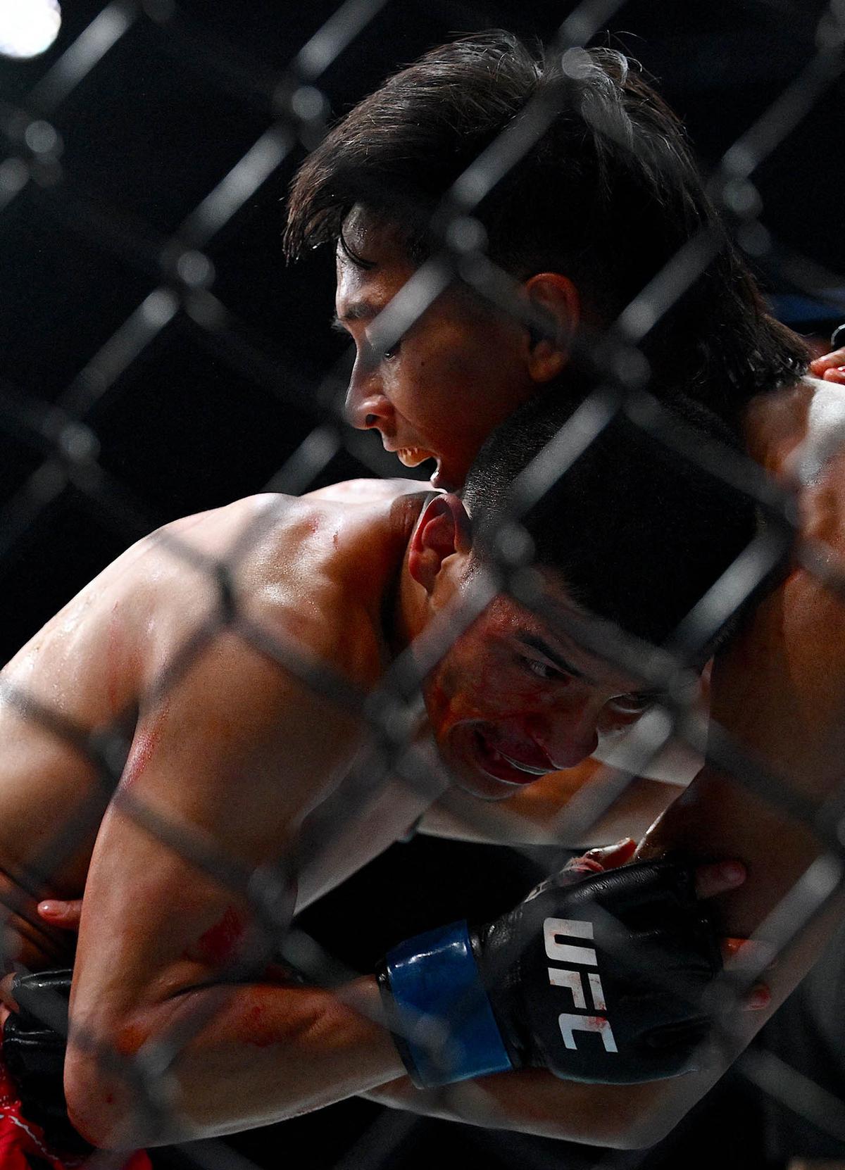 Bilal Hasan Menang KO di Debut UFC Shanghai