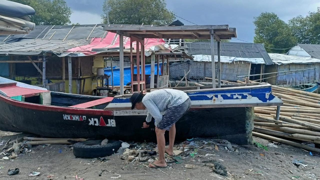 Jeritan Hidup Sengsara Nelayan Miskin Teluk Naga: Kapal Rusak Karena Pagar Laut