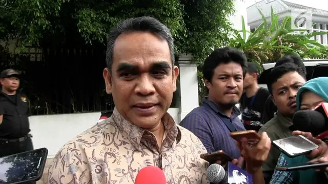 VIDEO: Usai Salat Isya Prabowo-Sandi ke KPU