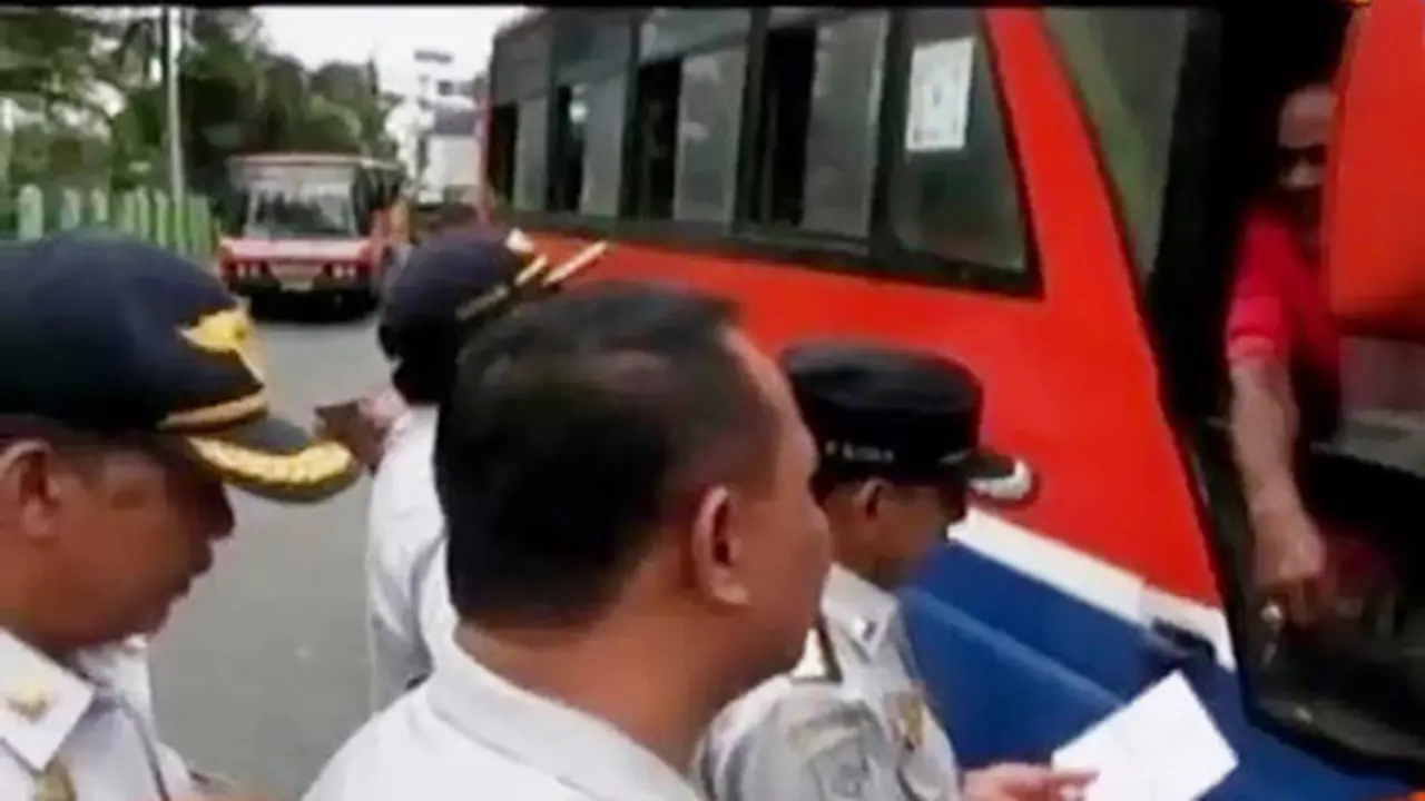 Segmen 2: Razia Angkutan Umum hingga Melahirkan di Dalam Mobil