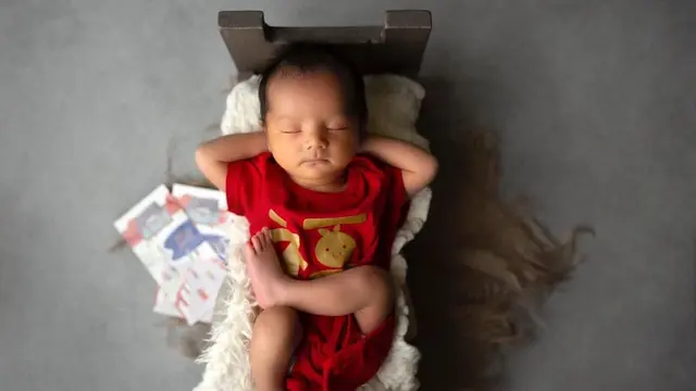 6 Potret Baby Born Shaquille Anak Cut Meyriska dengan Berbagai Tema, Menggemaskan