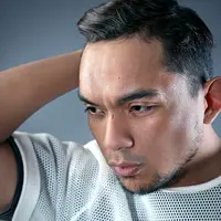 "Dan itu menurut aku adalah challenge yang luar biasa tapi seru banget. Aku di tempat beruntung karena music is my passion, tapi sebenarnya yang aku perlukan adalah wisdom," ungkap Fahrul. (Febio Hernanto/Bintang.com)
