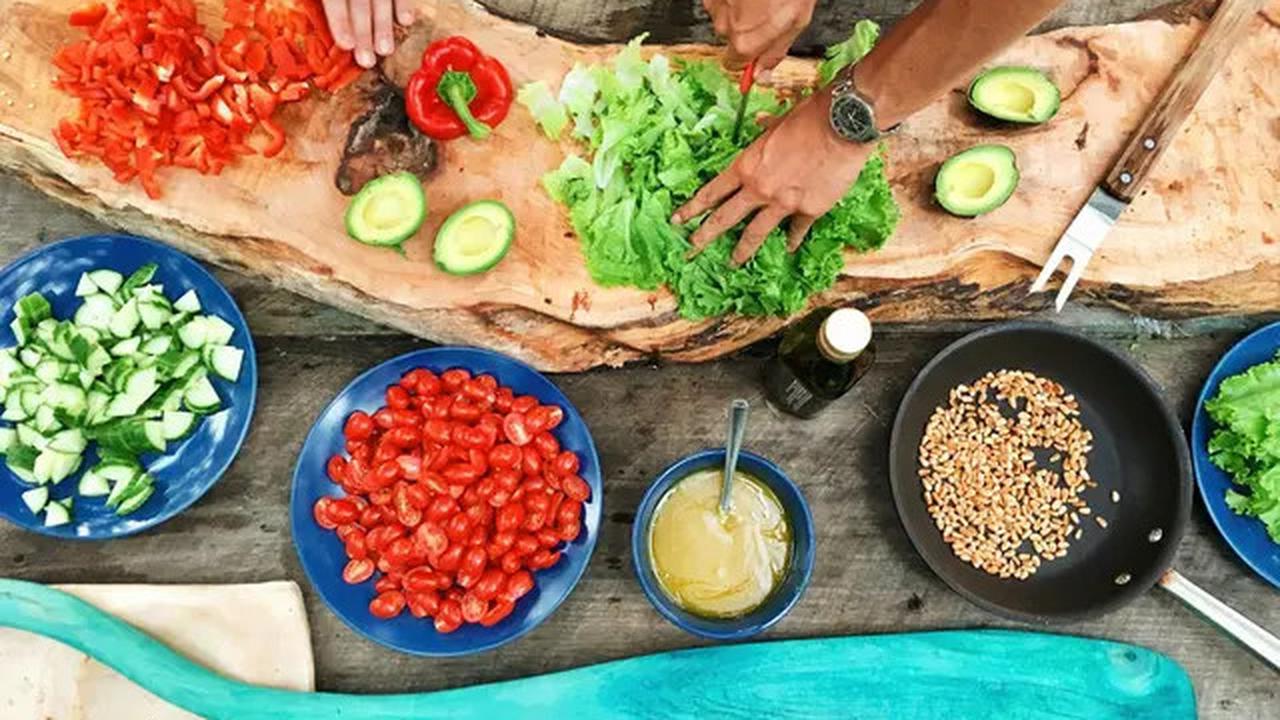 Apakah Boleh Puasa Tanpa Sahur? Pahami Hukum, Keutamaan &amp; Doa Sahur