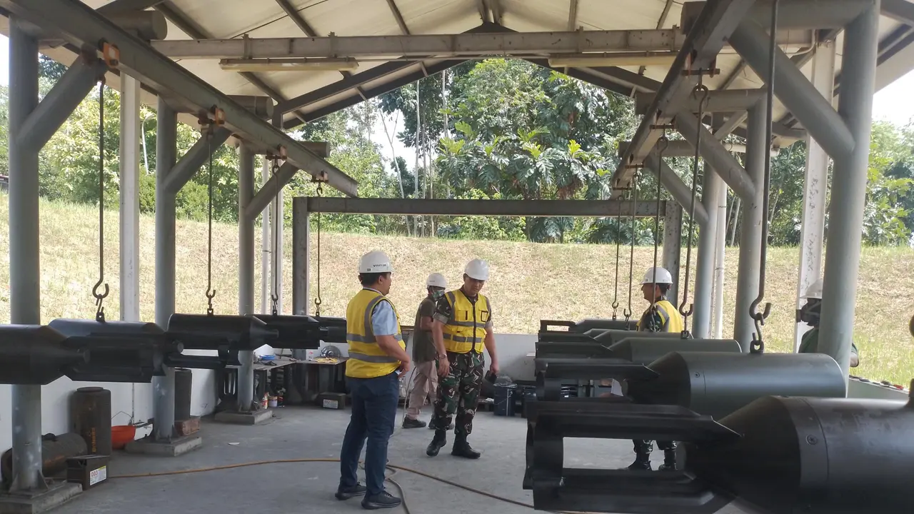 PT DAHANA akan memperekuat bisnis produksi smart bom. Salah satu yang kini menjadi andalan adalah bom yang digunakan jet tempur TNI AU Bomb P-100L, Bomb P-250L dan Bomb P-500L