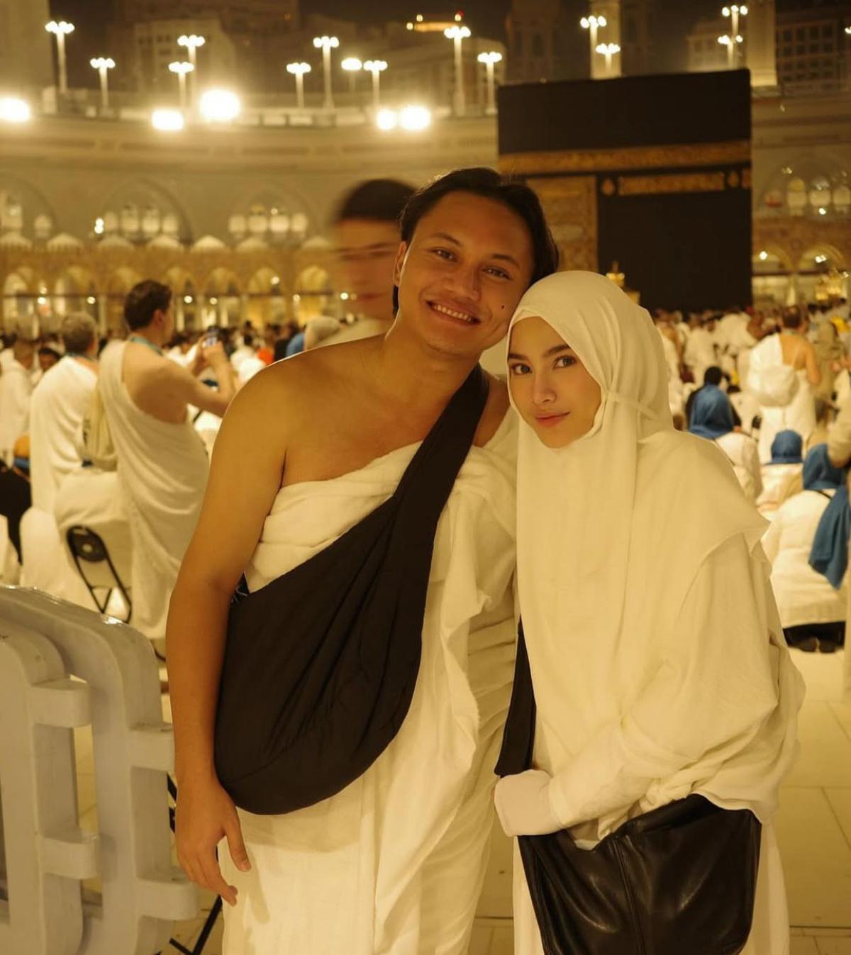 Mahalini Berhijab Saat Umrah, Penampilan Cantiknya Jadi Sorotan Netizen
