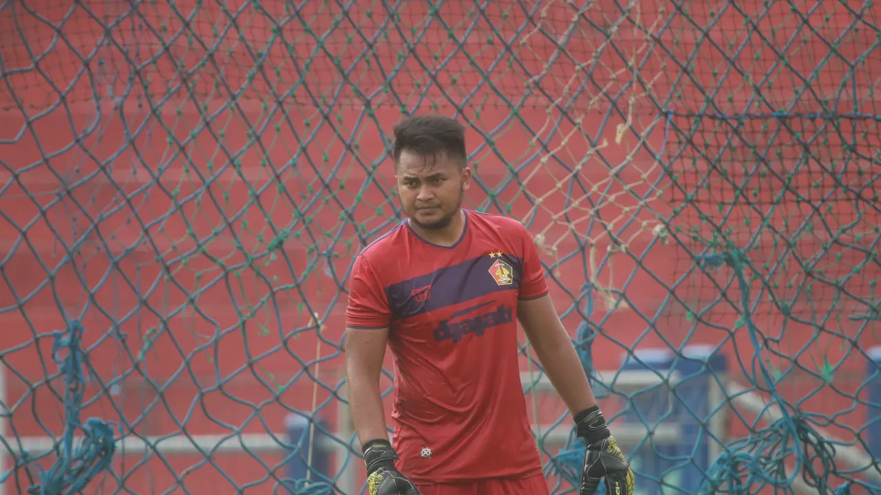 Dimas Galih, Persik Kediri