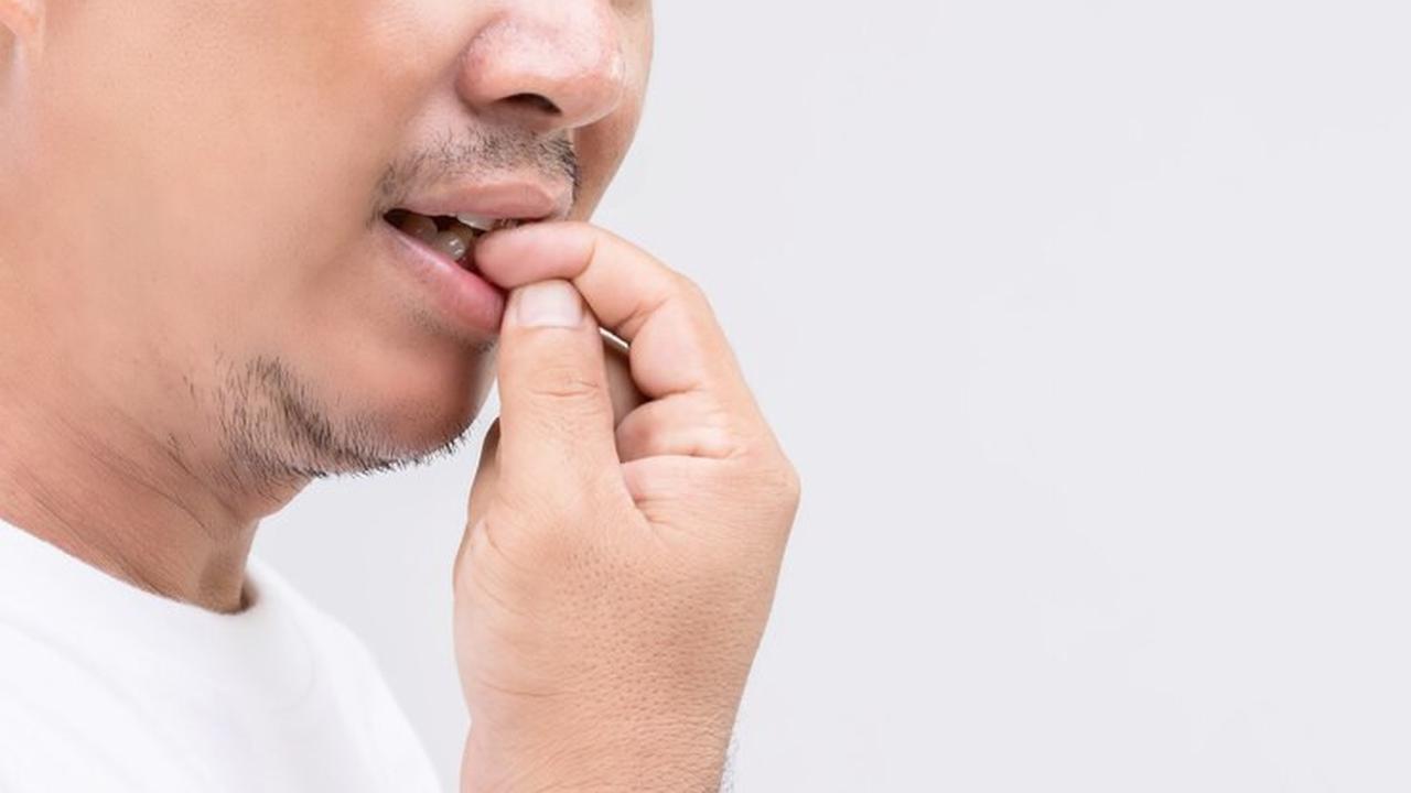 Ilustrasi Gigit Kuku (Onikofagia) (sumber: Freepik)