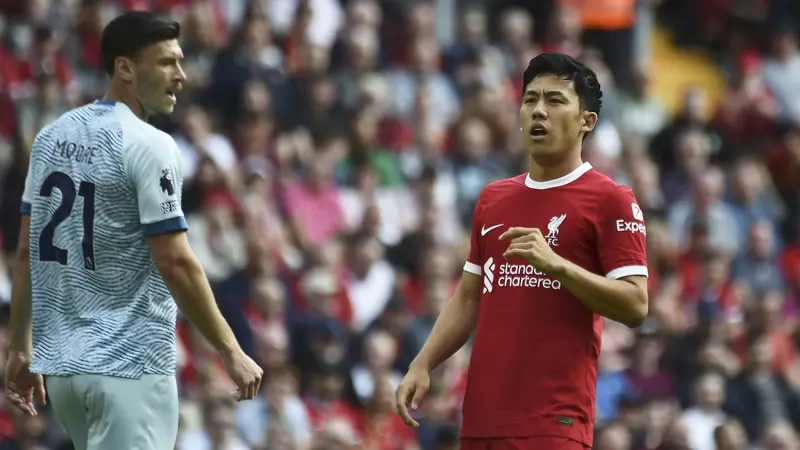 Foto: Debut Wataru Endo Bersama Liverpool, Bantu The Reds Pertahankan Kemenangan dengan 10 Pemain di Liga Inggris