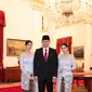 Annisa Pohan hadir di acara pelantikan sang suami bersama sang putri, Almira. [Foto: Document/Bintang Radityo]