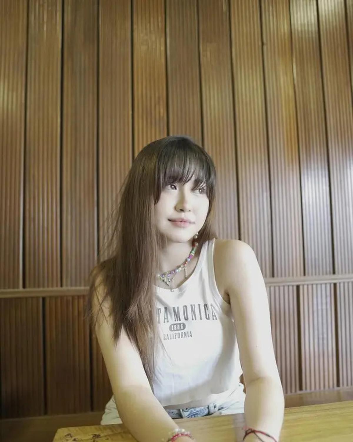 6 Potret Naykilla Penyanyi Lagu Garam dan Madu yang Viral, Gayanya Menawan