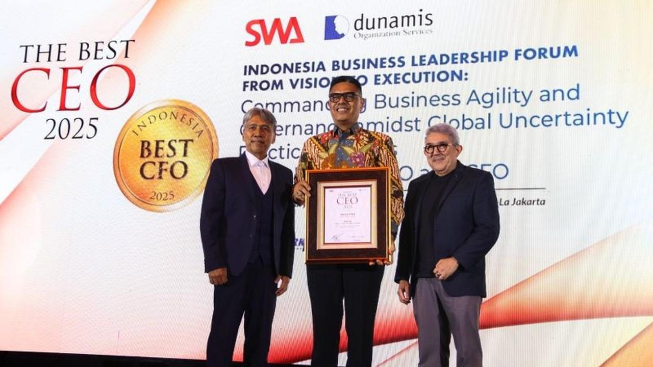 Presdir Siemens Indonesia Surya Fitri Sabet Penghargaan Best CEO 2025 atas Kepemimpinan Transformasional