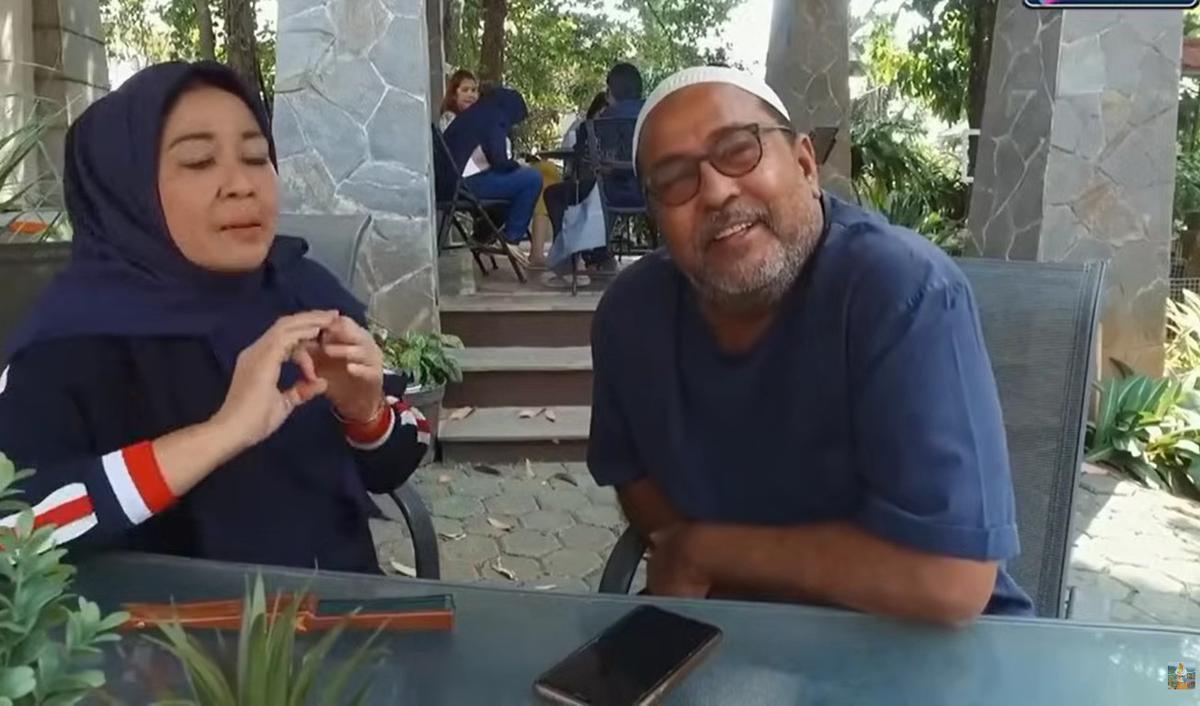 Potret Rano Karno dan Istrinya, Dewi Indriati