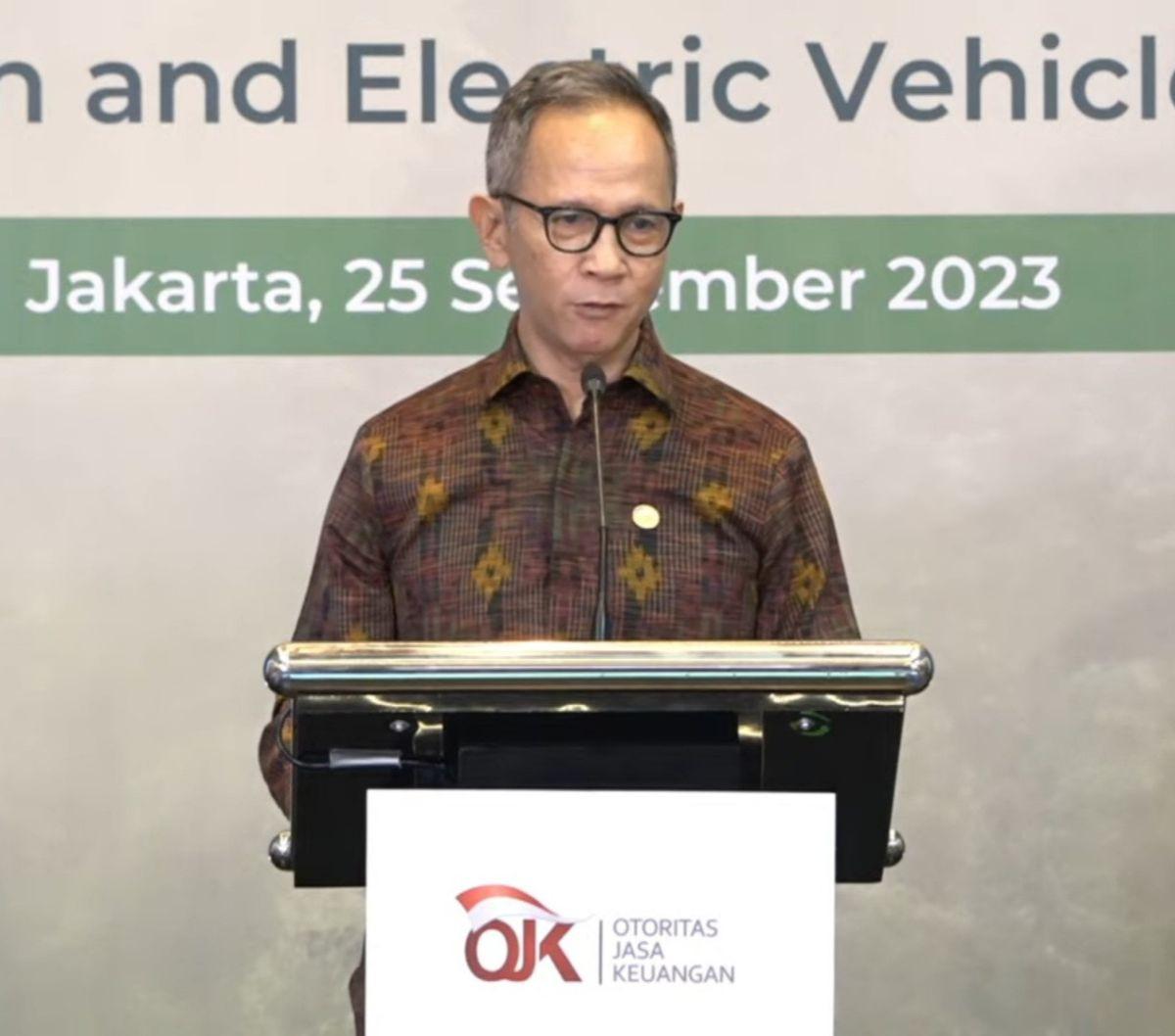 "Jangan kebanyakan dengar rumorlah," ucap Mahendra kepada media, Jakarta, Senin (4/3).