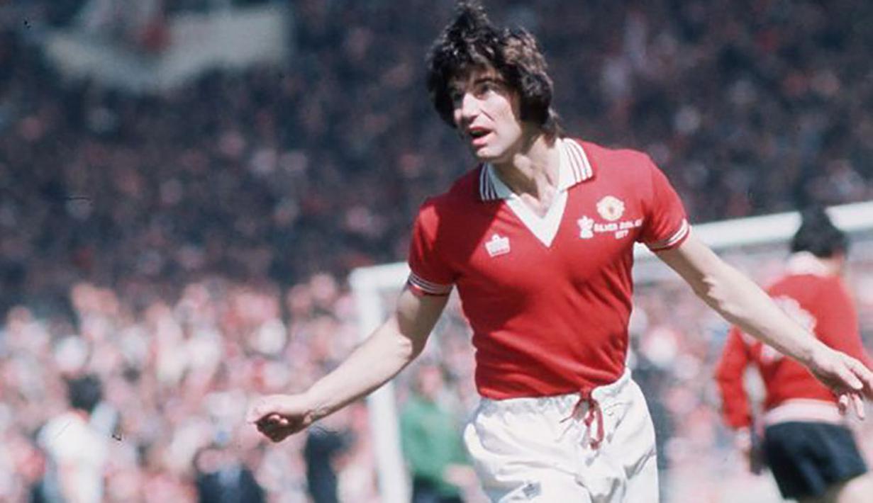 4. Martin Buchan (1975-1982), pemain Skotlandia ini menjadi pemimpin MU pada era 70an. Selama tujuh tahun dirinya menjadi andalan untuk mengawal lini belakang Setan Merah. (www.manchestereveningnews.co.uk)