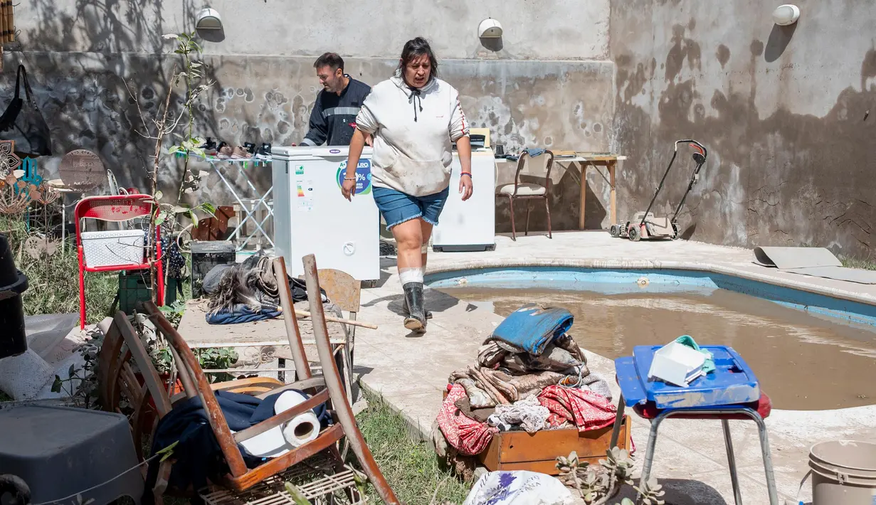 Wali Kota Bahia Blanca Federico Susbielles, mengatakan bahwa banjir telah menyebabkan kerusakan infrastruktur senilai $400 juta atau sekitar Rp6,5 triliun. (PABLO PRESTI/AFP)