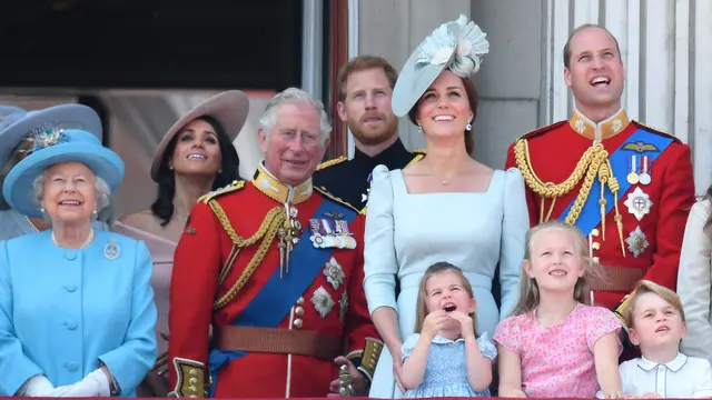 [Bintang] Ulang Tahun Ratu Elizabeth II ke-92