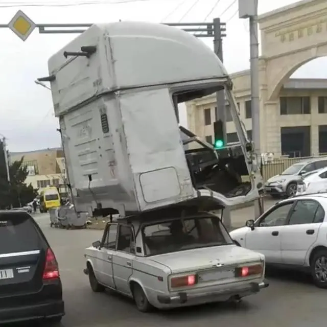 10 Cara Ekstrem Menguji Suspensi Mobil, Dijaming Langsung Jebol (ist)