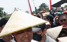 Saat Ganjar Promosi Kartu Sakti Petani, Jokowi Serukan Beli Pupuk Cukup Pakai KTP