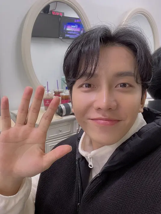 Lee Seung Gi juga pernah menjadi salah satu pembawa obor di Olimpiade Musim Panas London 2012. (FOTO: instagram.com/leeseunggi.official/)