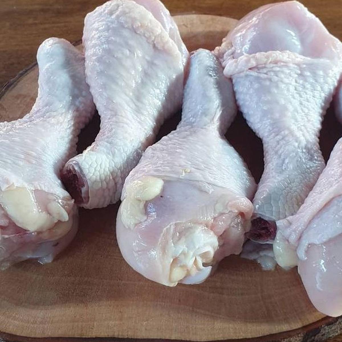 Cuma 5 Menit, Ini Trik Cairkan Daging Ayam Beku Tanpa Cuka atau Rendaman Air Panas