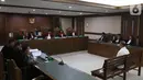 Mantan anggota DPR Markus Nari menjalani sidang putusan terkait proyek e-KTP di Pengadilan Tipikor, Jakarta, Senin (11/11/2019). Markus Nari dianggap bersalah memperkaya diri sendiri dengan menerima USD 400 ribu dari proyek E-KTP. (Liputan6.com/Herman Zakharia)