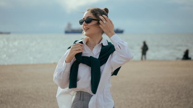 Ilustrasi wanita berkelas, tangguh