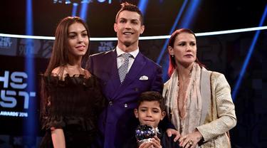 Kekasih Cristiano Ronaldo Pernah Jadi Asisten Rumah Tangga News Entertainment Fimela Com