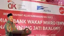 Direktur Astra International, Suparno Djasmin memberi sambutan pada peresmian Bank Wakaf Mikro (BWM) Sunan Gunung Jati Ba’alawy, Semarang,  Sabtu (23/2). Tujuan BWM mendukung program OJK untuk meningkatkan inklusi keuangan di ponpes. (Liputan6.com/HO/Eko)