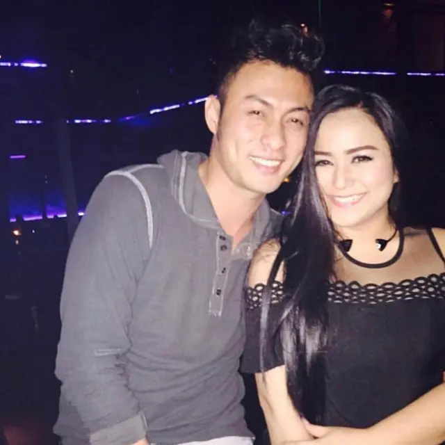 Diam-diam Sudah Menikah, Ini 6 Potret Mesra Juwita Bahar dan Deddy Putra