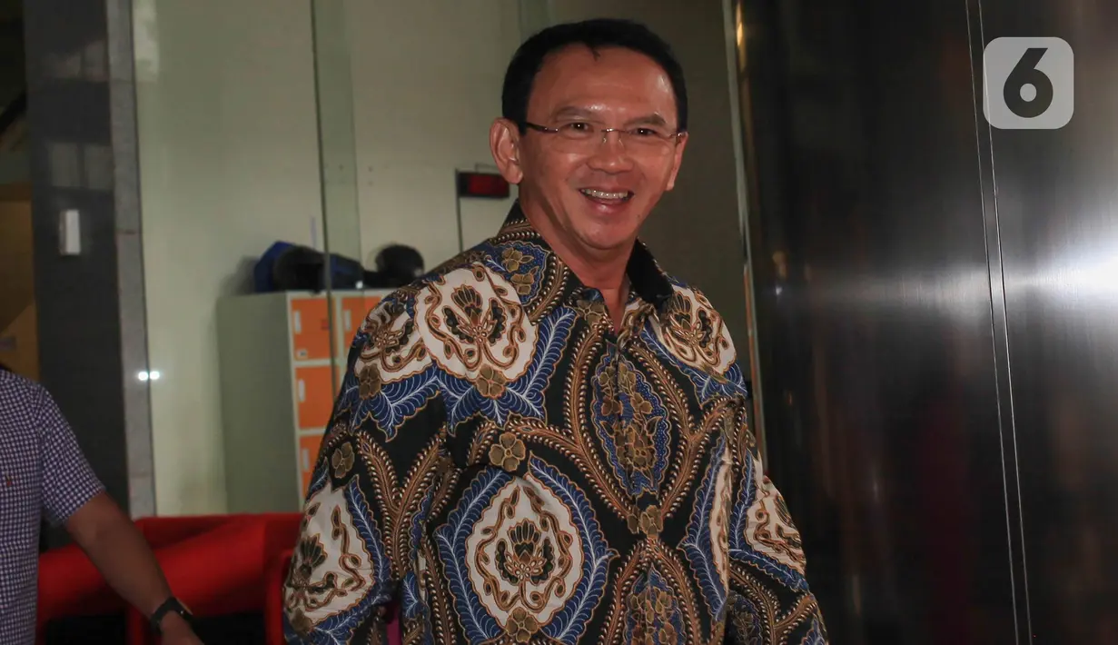 KPK memeriksa Basuki Tjahaja Purnama atau Ahok sebagai saksi kasus dugaan korupsi pengadaan liquefied natural gas (LNG) 2011-2014. (Liputan6.com/Angga Yuniar)
