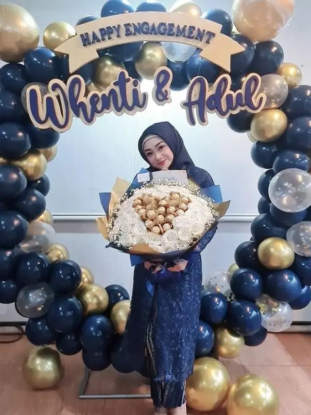 7 Potret Wenty Eri, Tunangan Adul yang Dikabarkan Segera Menikah
