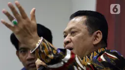 Ketua MPR Bambang Soesatyo memberikan pemaparan Refleksi Akhir Tahun di Kompleks Paerlemen, Senayan, Jakarta, Rabu (18/12/2019). Dalam pemaparannya, Ketua MPR meluruskan dan membantah tentang amademen UU dasar mengenai pokok tentang jabatan Presiden lebih dari dua Tahun. (Liputan6.com/Johan Tallo)