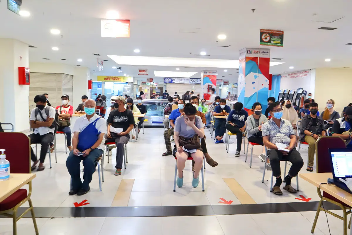 Lindeteves Trade Center (LTC) Glodok dan Harco Glodok Jakarta Barat menggelar vaksinasi Covid-19.