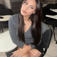 Gaya makeup Valerie Thomas dipuji mirip Megan Fox. [@valerieethomas].