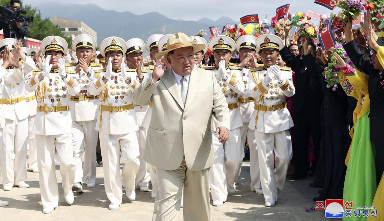 Para analis mengatakan bahwa menyempurnakan hulu ledak yang lebih kecil kemungkinan besar akan menjadi tujuan utama jika Korea Utara melanjutkan uji coba nuklirnya. (STR/KCNA VIA KNS/AFP)