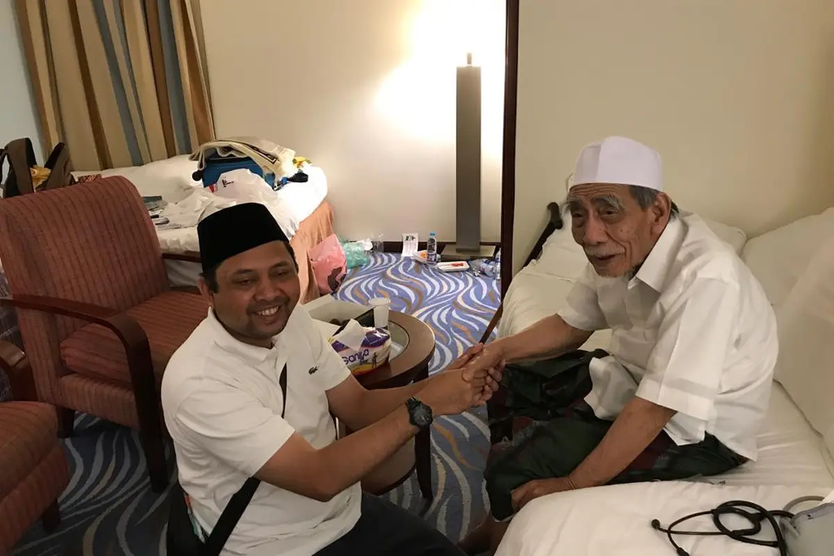Kiai Maimun Zubair atau Mbah Moen
