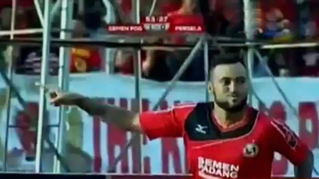 Striker Semen Padang