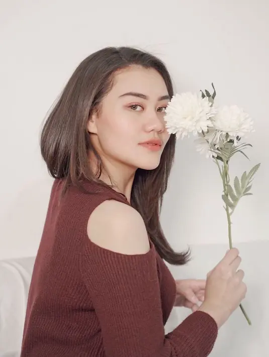 Namun apa yang diutarakan hanya keinginan masa kecilnya, dan kini Aaliyah mengaku ingin menjadi seorang penyanyi yang terkenal. Tentu seperti sang ibu, Reza Artamevia. (Instagram/aaliyahmassaid)