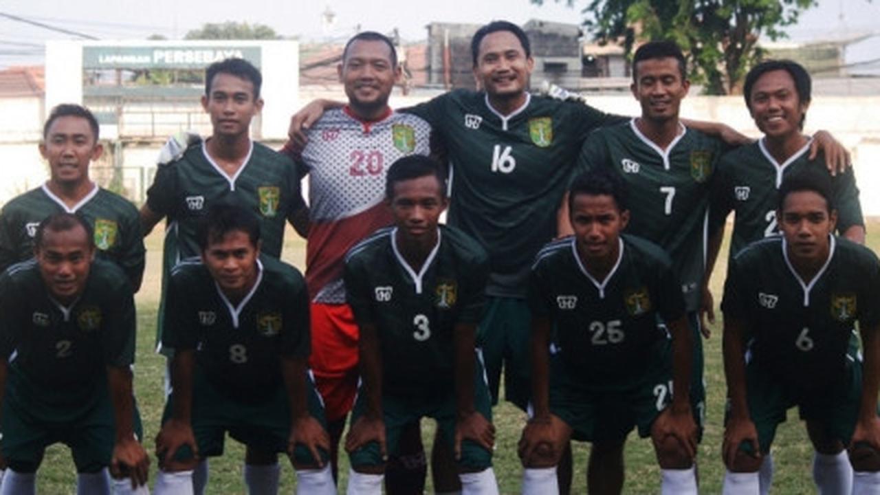 Persebaya Padukan Pemain Senior-Junior
