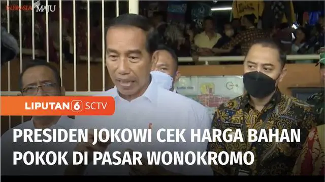 Presiden Joko Widodo mengecek harga sejumlah kebutuhan pokok di Pasar Wonokromo Surabaya, pada Sabtu (18/02) siang.