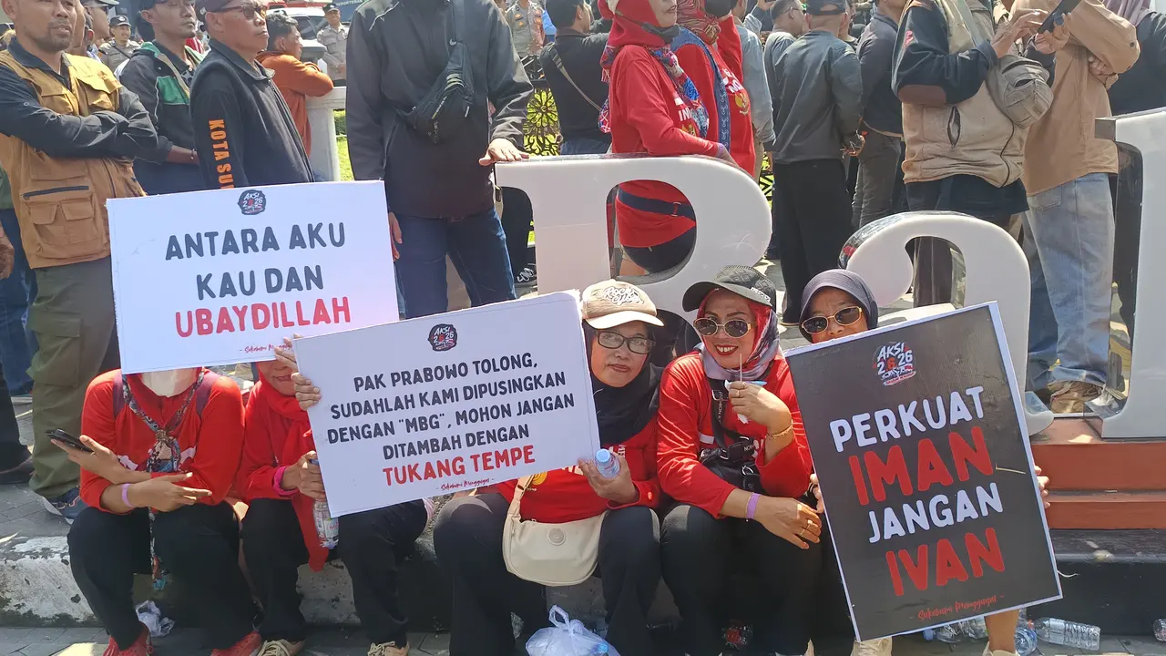 Massa RT-RW demo tuntut pemakzulan wali kota Sukabumi