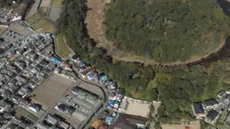 Pandangan udara menunjukkan sebagian gundukan makam dari kompleks makam kuno Mozu-Furuichi (Mozu-Furuichi Kofun Group) di Provinsi Osaka, Jepang, Selasa (4/2/2020). Makam di sini berbentuk menyerupai lubang kunci, kotak, hingga bulat. (Xinhua/Du Xiaoyi)