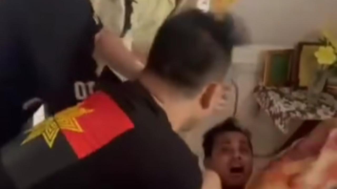 Polisi di Palembang Bangunkan Buronan Penganiayaan Pakai Lagu Ultah, Pelaku Langsung Teriak Histeris