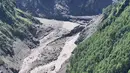 Foto udara memperlihatkan lokasi Pelabuhan Gyirong yang hancur (tengah) di perbatasan antara Tiongkok dan Nepal, setelah tanah longsor melanda kawasan tersebut dua hari sebelumnya di Kabupaten Gyirong, wilayah Tibet di Tiongkok bagian barat, Sabtu, 29 Agustus 2026. (AFP/ CNS)