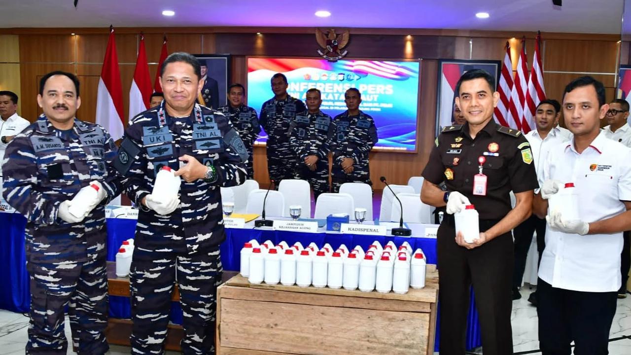 FOTO: TNI AL Gagalkan Penyelundupan Merkuri Ilegal Senilai Rp1,5 Miliar di Tanjung Priok